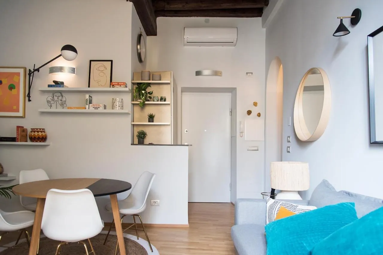 Apartment Youhosty - Santa Marta 11 Milan